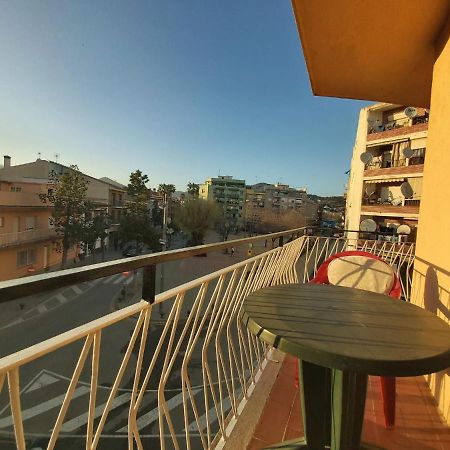 Diana Apartamento Con Terraza Muy Cerca Del Mar Pineda de Mar Bagian luar foto