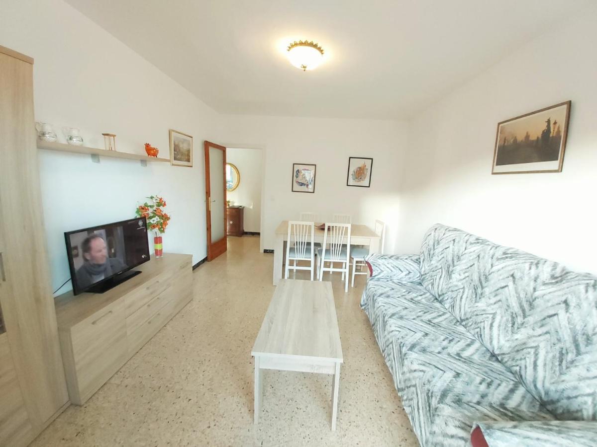 Diana Apartamento Con Terraza Muy Cerca Del Mar Pineda de Mar Bagian luar foto