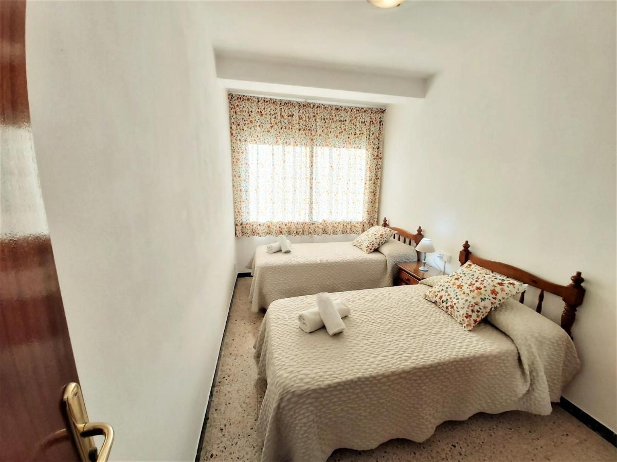 Diana Apartamento Con Terraza Muy Cerca Del Mar Pineda de Mar Bagian luar foto