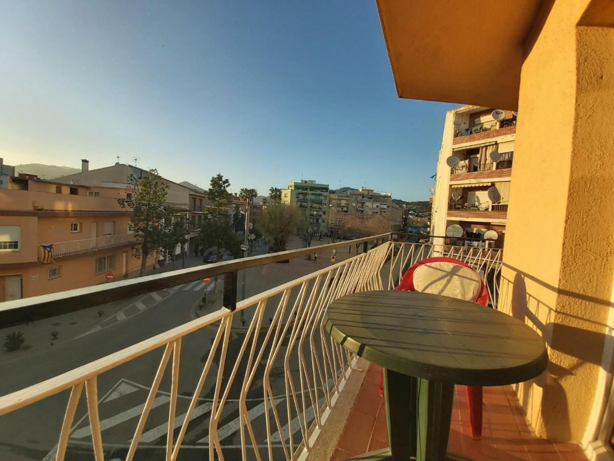 Diana Apartamento Con Terraza Muy Cerca Del Mar Pineda de Mar Bagian luar foto
